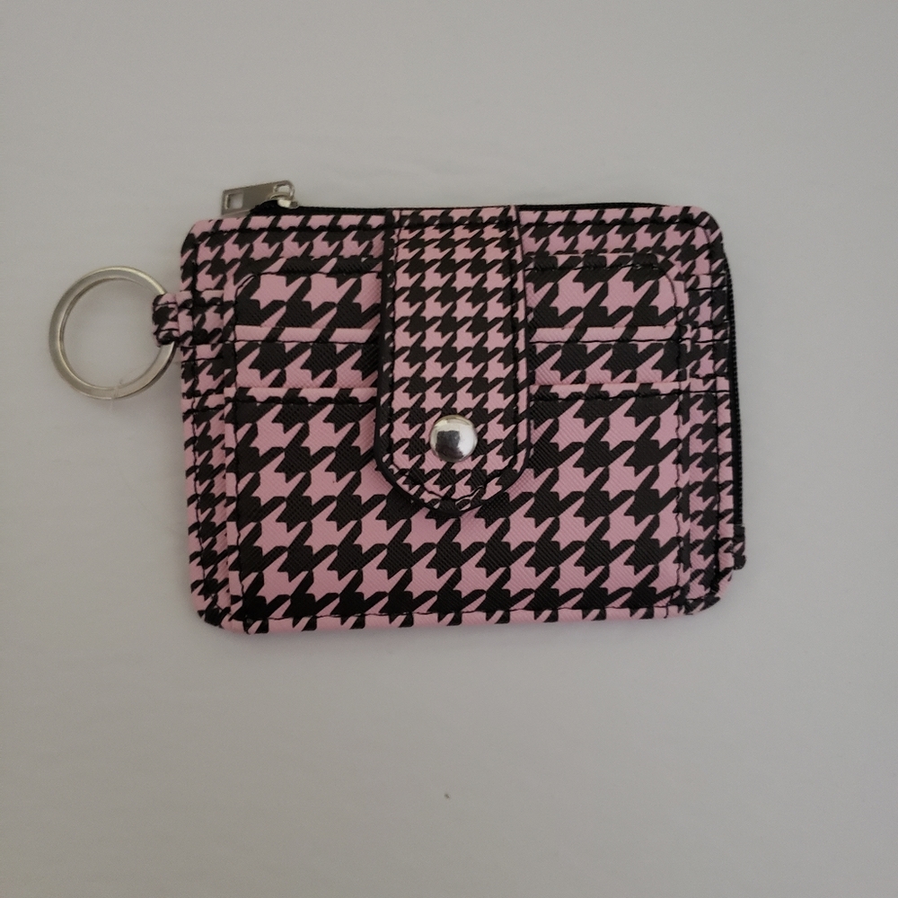 Claire's wallet